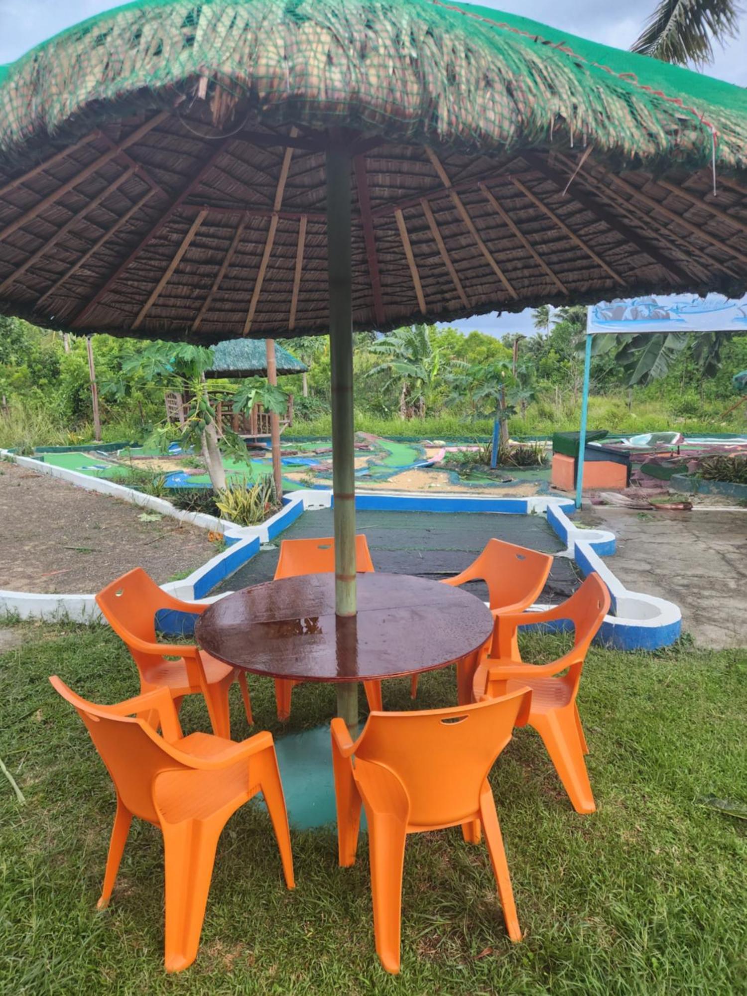 Nirvana Bamboo Houses & Dive Resort Моалбоал Екстериор снимка