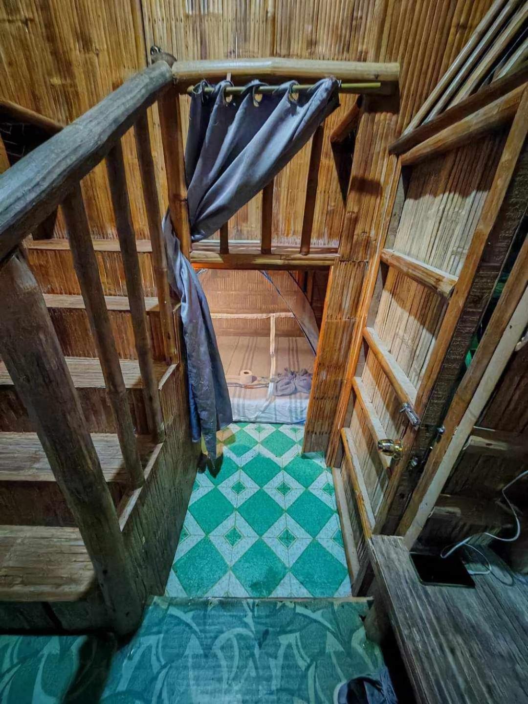 Nirvana Bamboo Houses & Dive Resort Моалбоал Екстериор снимка