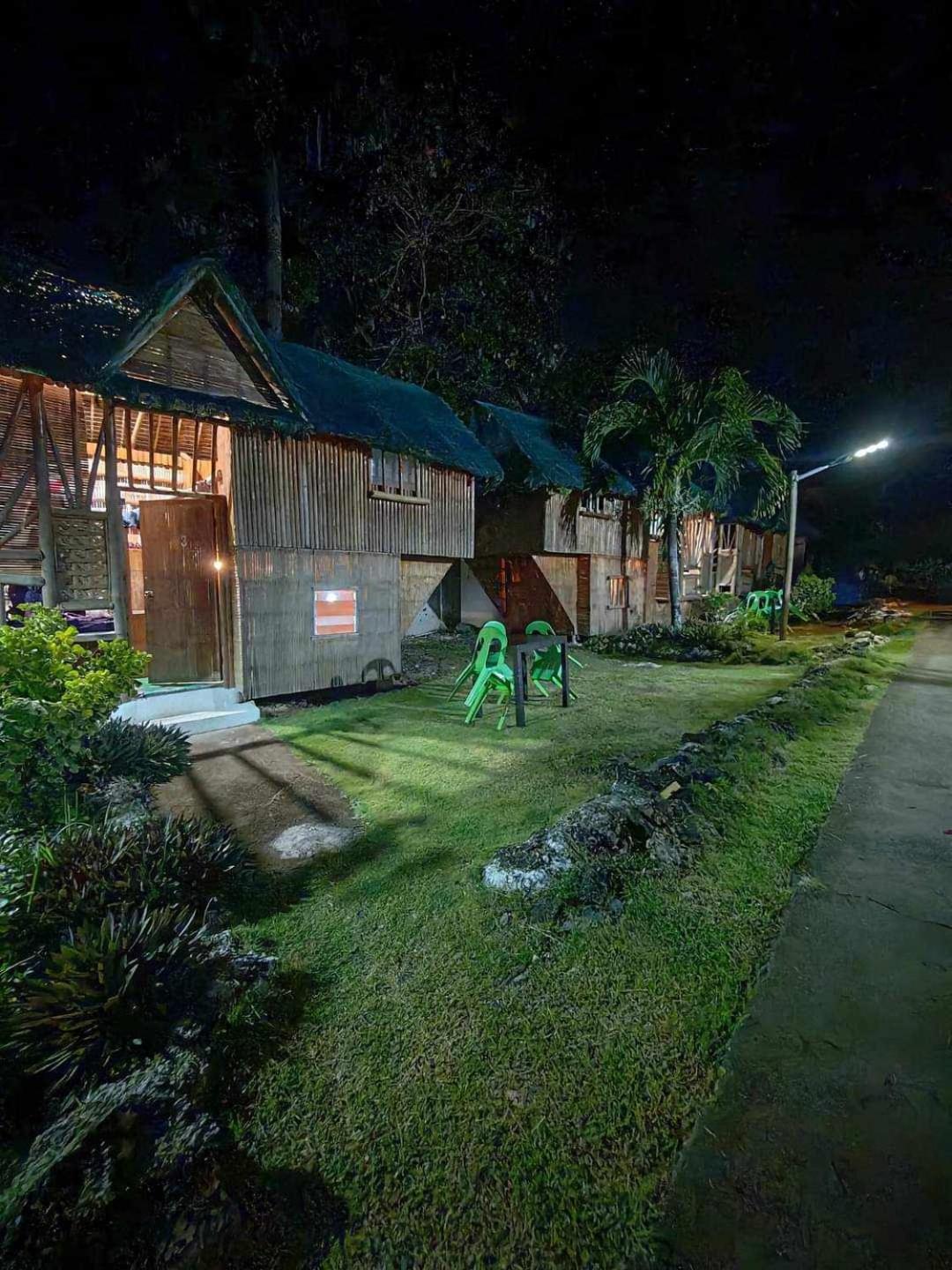 Nirvana Bamboo Houses & Dive Resort Моалбоал Екстериор снимка