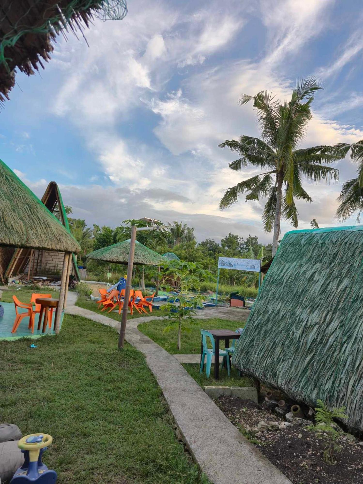 Nirvana Bamboo Houses & Dive Resort Моалбоал Екстериор снимка