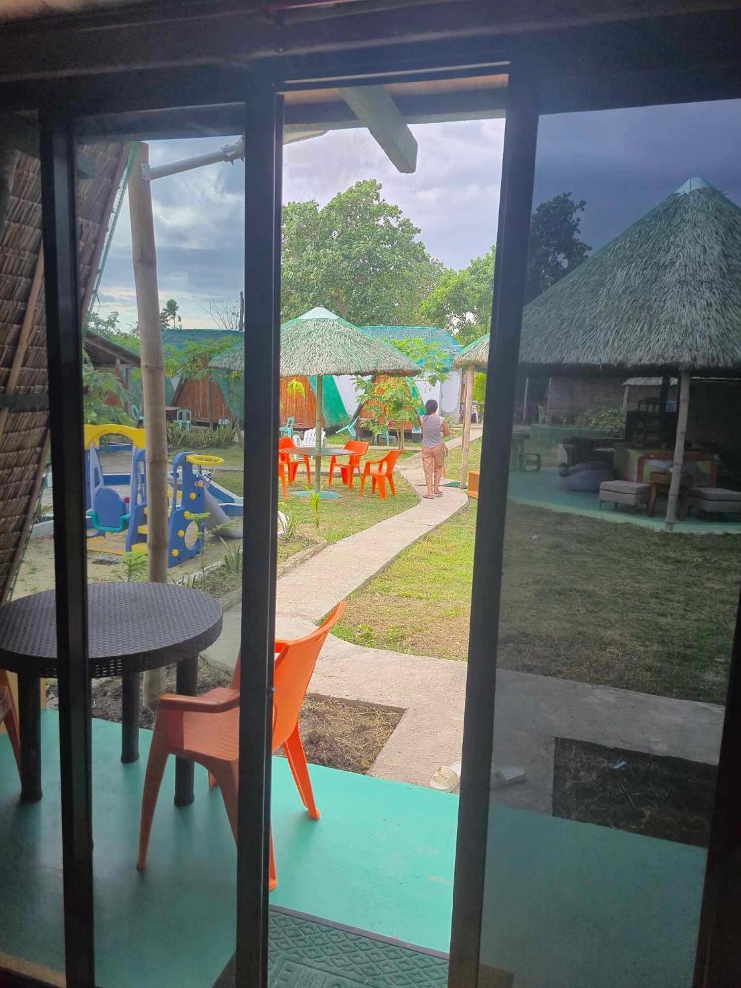 Nirvana Bamboo Houses & Dive Resort Моалбоал Екстериор снимка
