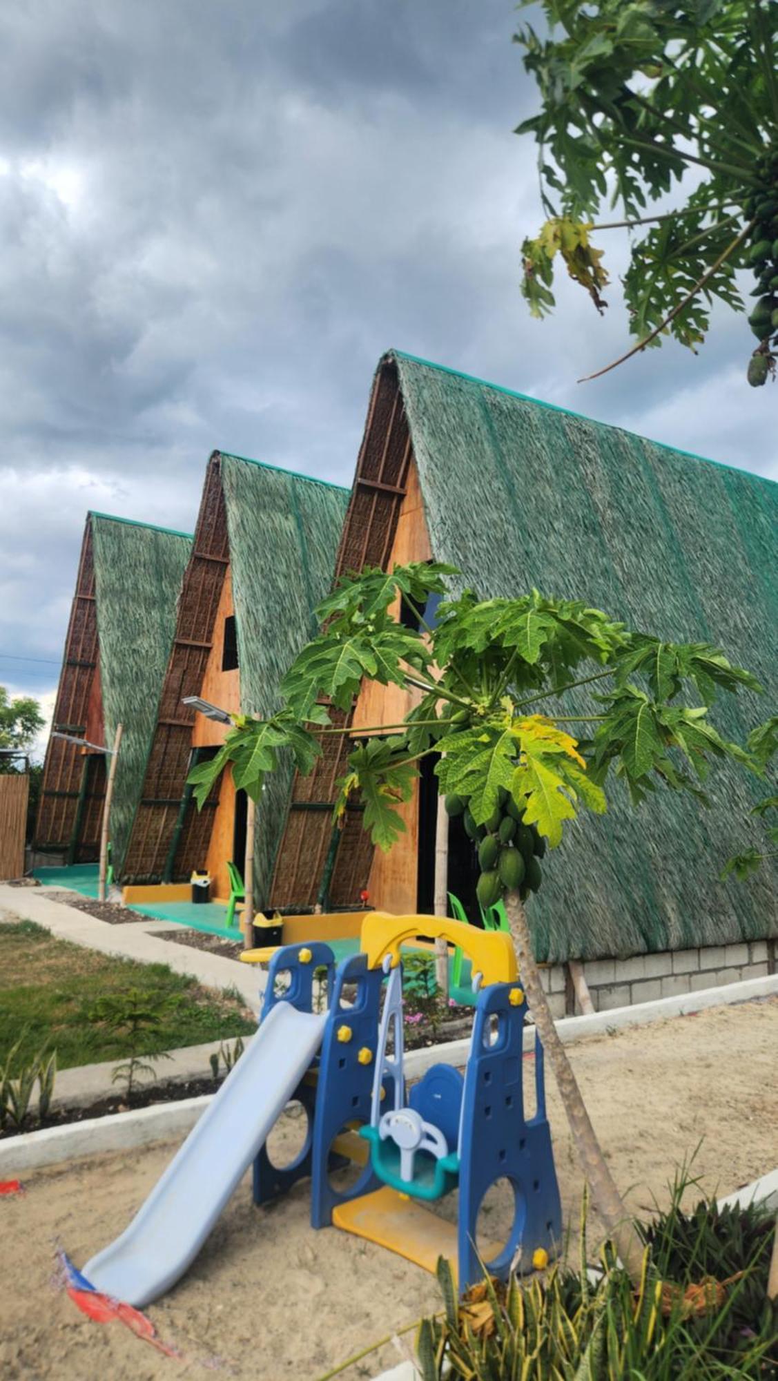 Nirvana Bamboo Houses & Dive Resort Моалбоал Екстериор снимка